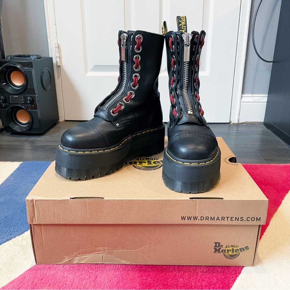 DR. MARTENS SINCLAIR HI MAX WOMEN'S PLATFORM BOOTS